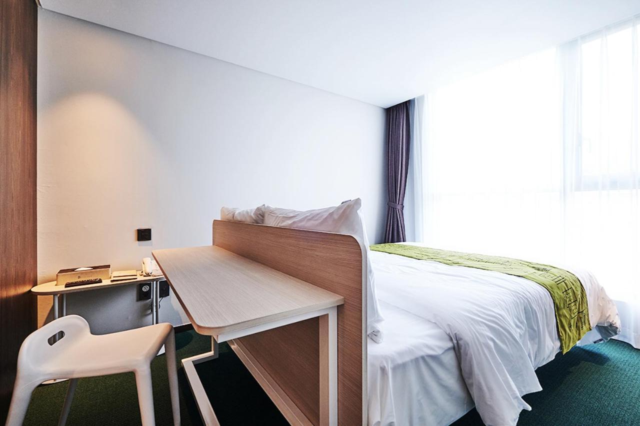 Jeju Pureun Hotel ซอกวีโพ ภายนอก รูปภาพ