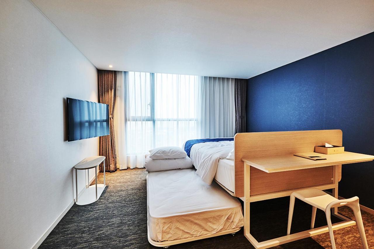 Jeju Pureun Hotel ซอกวีโพ ภายนอก รูปภาพ